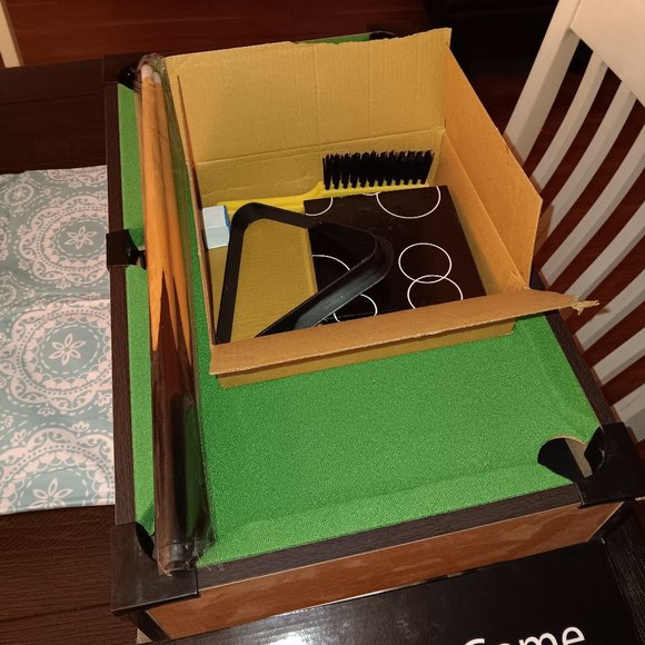 Pool Table Game - Picture 1 of 4